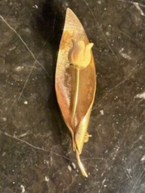 Winard 12K gold filled Leaf brooch-About 2" long-Retro & classic